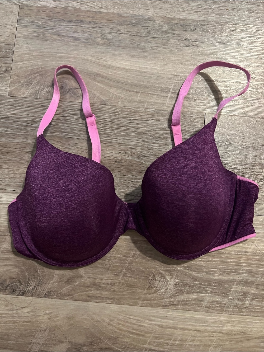 Victoria’s Secret T-Shirt Lightly Lined Uplift Semi Demi Underwire Bra Size 38C